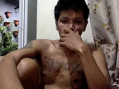 eddy_888 Show in webcam