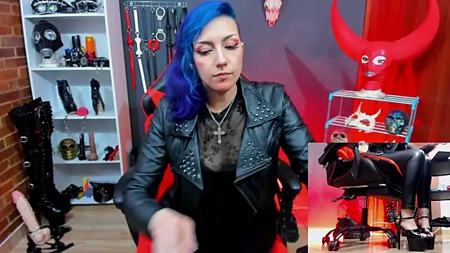 Yelena_LatexMaiden's Live XXX Chat