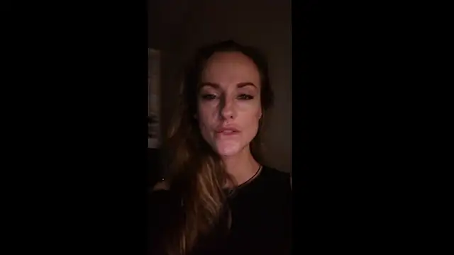 צ'אט XXX בשידור חי של SuchArt_