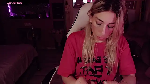 AnnieGOld_'s Live XXX Chat