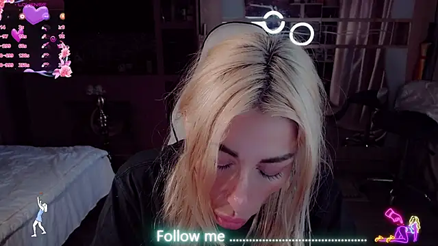 AnnieGOld_'s Live XXX Chat