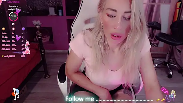 AnnieGOld_ Live XXX-Chat