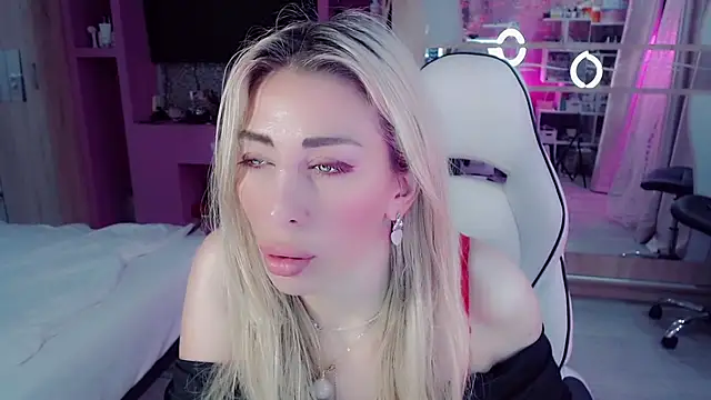 AnnieGOld_ লাইভ XXX চ্যাট