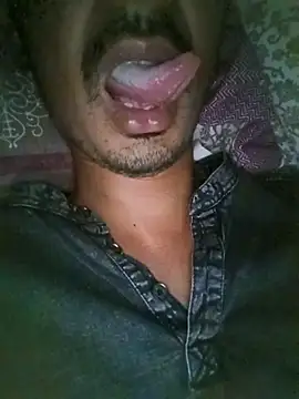 dreamtoungelick69's Live XXX Chat