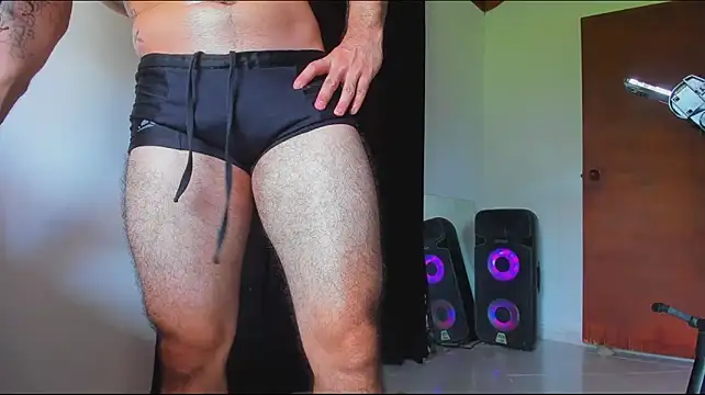 Baky_sexy: διαδικτυακό σόου στην κάμερα