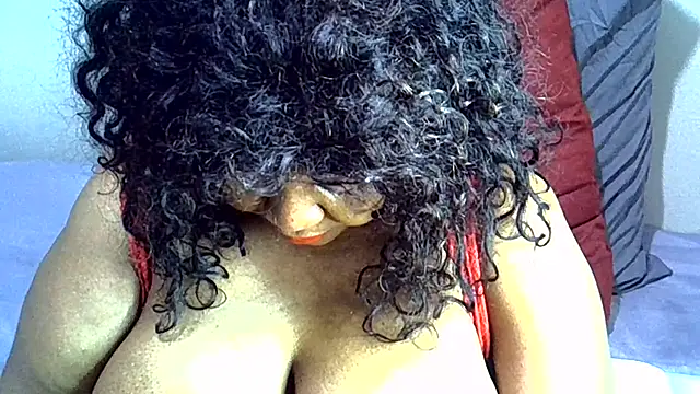 צ'אט XXX בשידור חי של Ebony_Cougar
