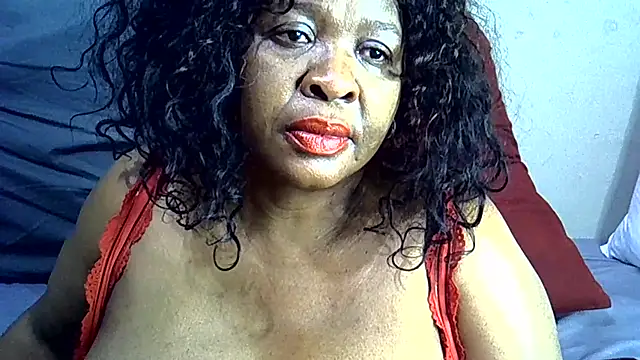 Онлайн чат XXX Ebony_Cougar
