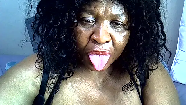 Ebony_Cougar Chat XXX live