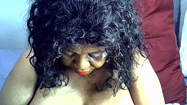 دردشة Ebony_Cougar الجنسية المباشرة