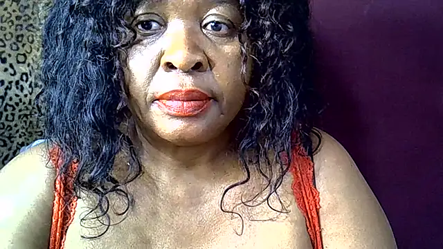 دردشة Ebony_Cougar الجنسية المباشرة