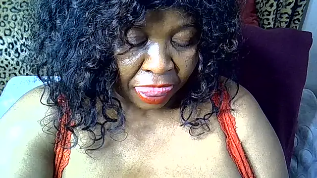 Ebony_Cougar's Live XXX Chat