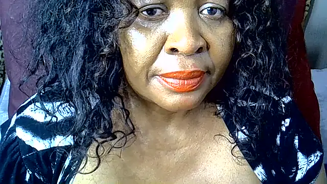 Webkamerová show Ebony_Cougar