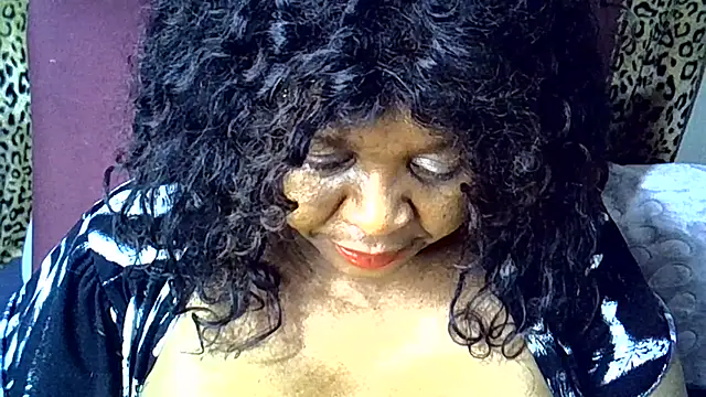 Ebony_Cougar Webcam show