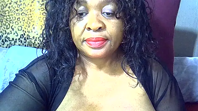 Ebony_Cougar Live XXX-chat