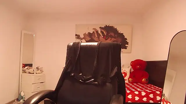 LaylaMilf's Live XXX Chat