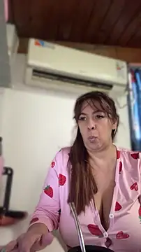 צ'אט XXX בשידור חי של Sofyalone_