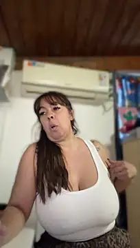 Chat +18 de Sofyalone_ ao vivo
