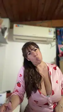 Chatroom XXX en direct de Sofyalone_