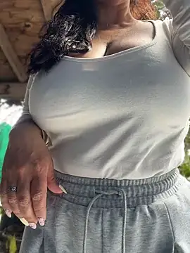 Sofyalone_ Adlı Modelin Canlı XXX Sohbeti