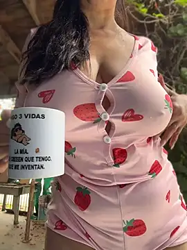 Sofyalone_ লাইভ XXX  চ্যাট