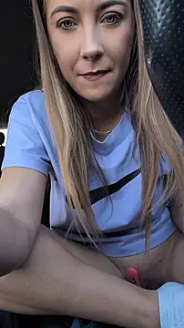 Risky_julia2330's Webcam Show