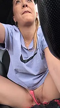 Risky_julia2330 webcam show