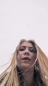 Risky_julia2330's Webcam Show