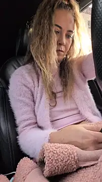 Risky_julia2330's Webcam Show