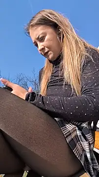 Risky_julia2330 Pertunjukan Webcam