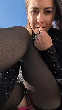 Risky_julia2330 Webcam Show