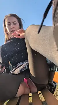 Risky_julia2330's Webcam Show