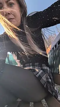 Risky_julia2330's Webcam Show