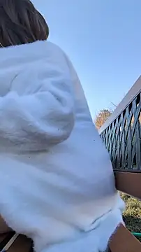 Risky_julia2330 Show in webcam