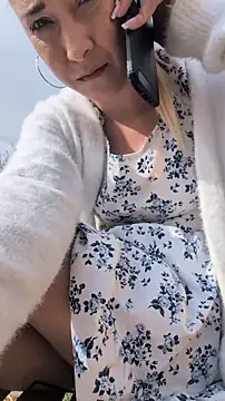 Risky_julia2330's Webcam Show