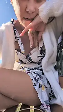 Risky_julia2330 webcam show