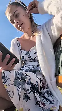 Risky_julia2330's Webcam Show