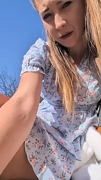 Risky_julia2330's Webcam Show