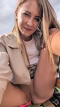 Risky_girl23_ Webcam Show