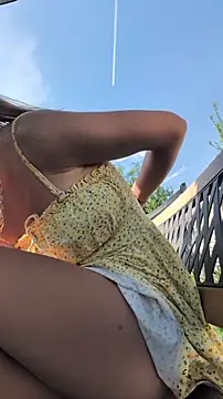 Risky_girl23_'s Webcam Show