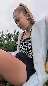 Risky_girl23_ Show Webcam