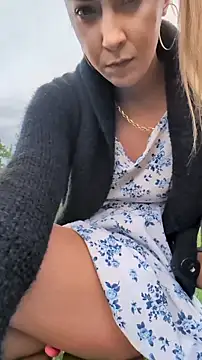 Risky_girl23_ Show in webcam