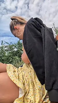 צ'אט XXX בשידור חי של Risky_girl23_