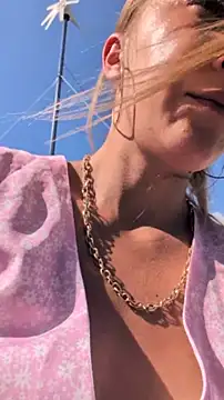 Risky_girl23_n Live XXX chat