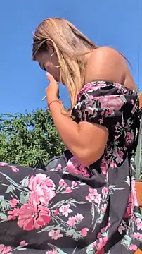 Risky_girl23_ 网络视讯表演