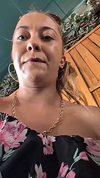 Chat +18 de Risky_girl23_ ao vivo