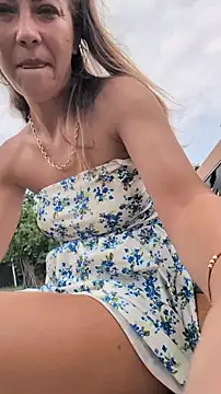 Risky_girl23_ Webcam Show