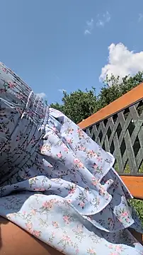 Risky_girl23_'s Webcam Show