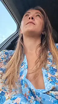 Risky_girl23_ élő XXX-chatje