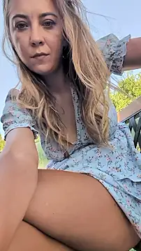 Risky_girl23_'s Webcam Show