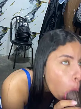 הופעת וובקאם של roman_and_jessie